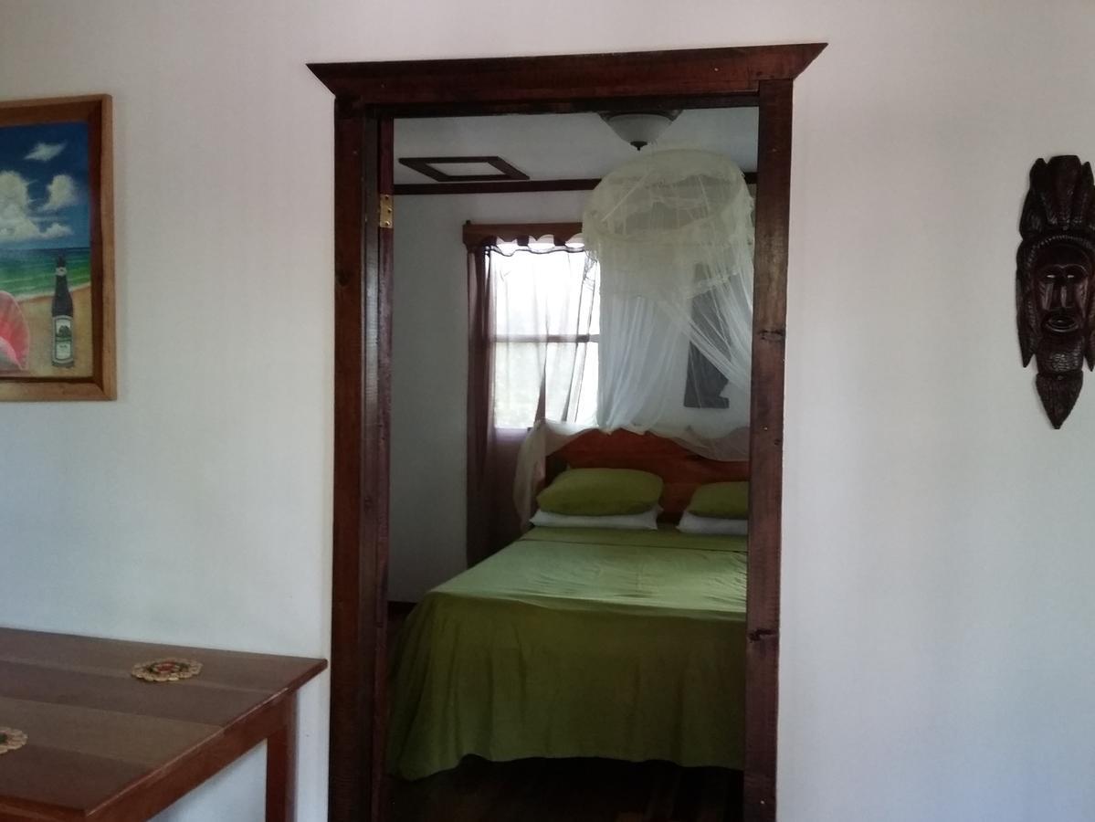 Hidden Haven Hostel Unitedville Bagian luar foto