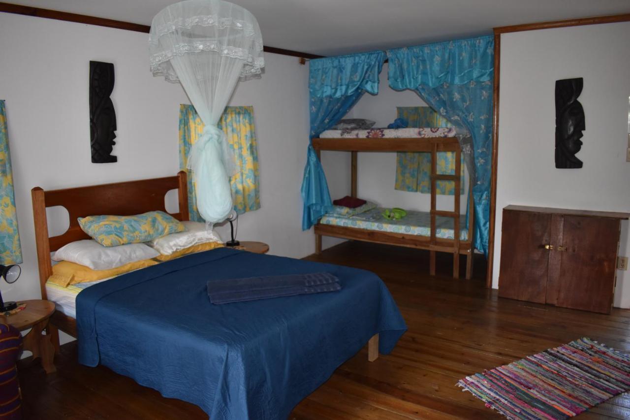 Hidden Haven Hostel Unitedville Bagian luar foto